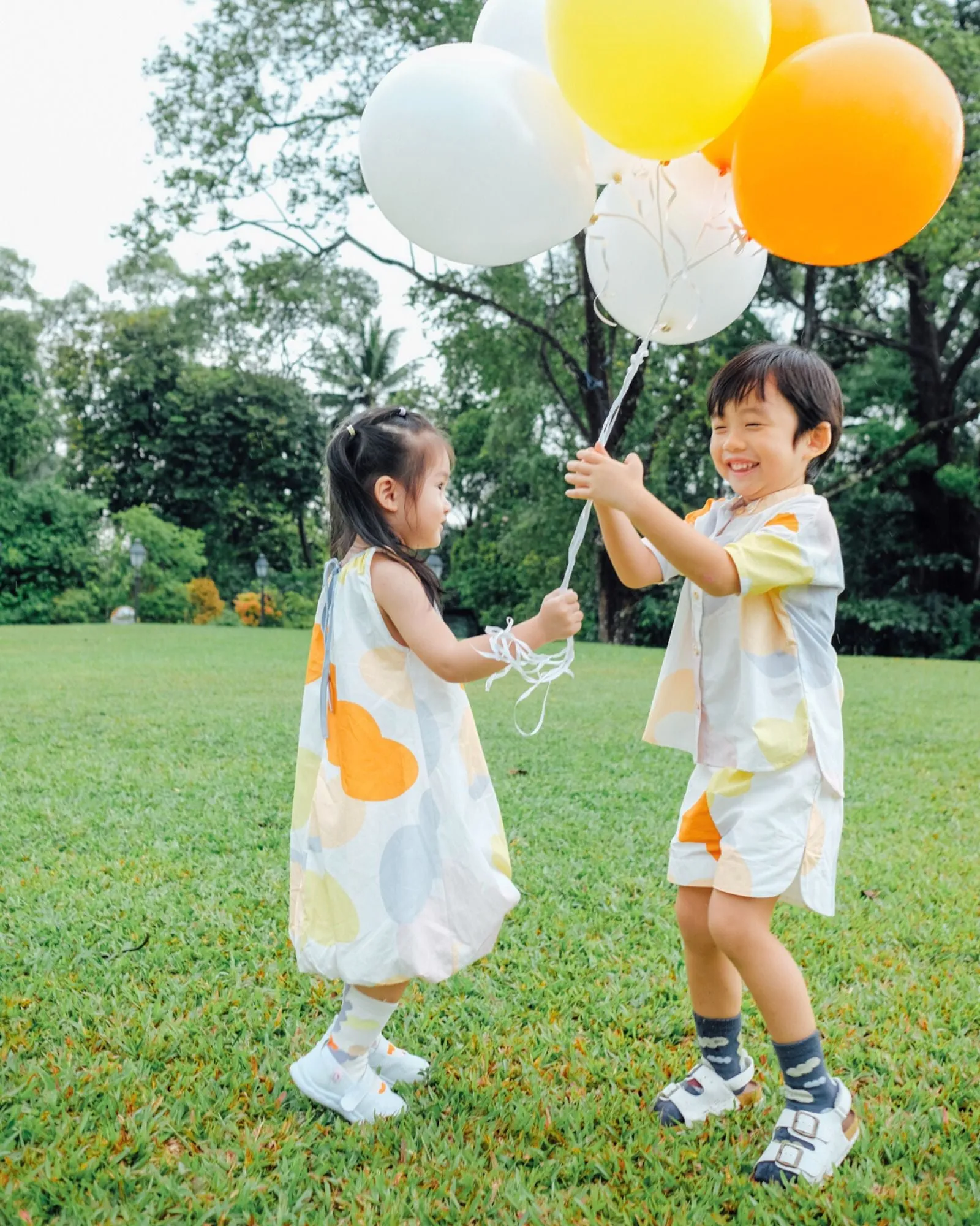 Balloon Knitted Socks (White)